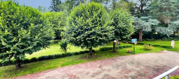 5 bedrooms House in Blanzy, France No. 358973 16