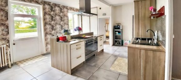 5 bedrooms House in Blanzy, France No. 358973 6