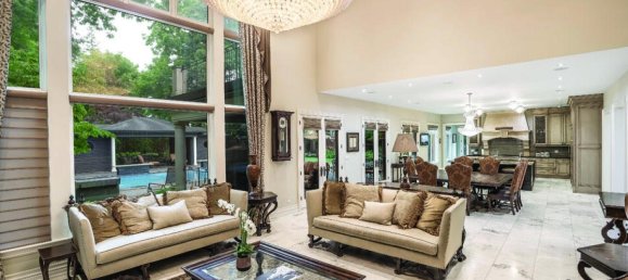 6 bedrooms House in Mississauga, Canada No. 711 11