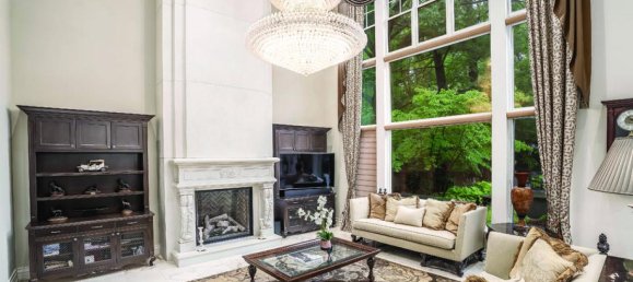 6 bedrooms House in Mississauga, Canada No. 711 10