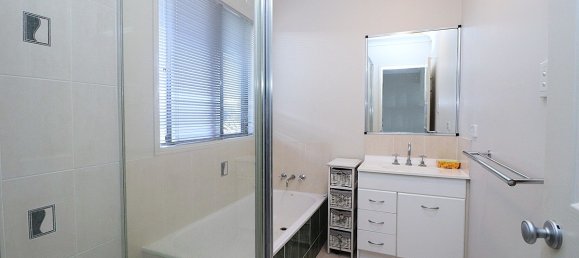 3 bedrooms House in Kirwan, Australia No. 354 10