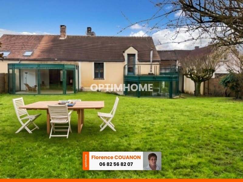 5 bedrooms Villa in Sainte-Mesme, France No. 194238