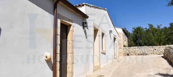3 bedrooms House in Noto, Italy No. 334982 36