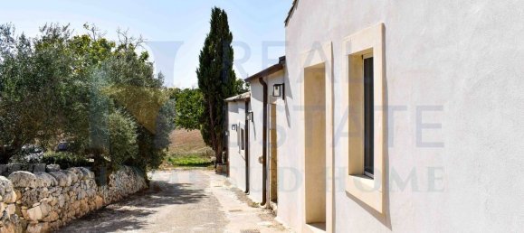 3 bedrooms House in Noto, Italy No. 334982 42
