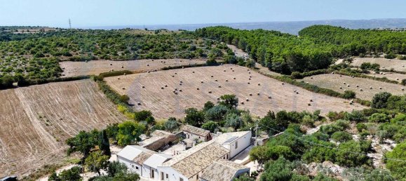 3 bedrooms House in Noto, Italy No. 334982 15