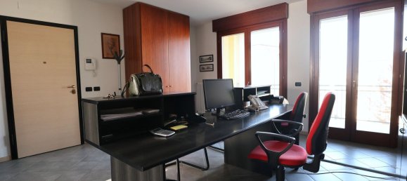 4 rooms Apartment in Salsomaggiore Terme, Italy No. 88803 2