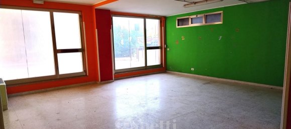 Propriété commerciale à Campobasso, Italy 222m² No. 36081 5