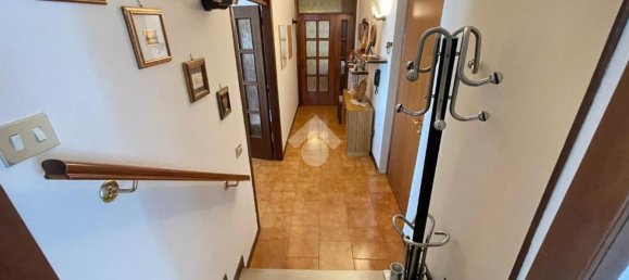 Apartamento de 4 dormitorios en Villa Cortese, Italy No. 360667 10