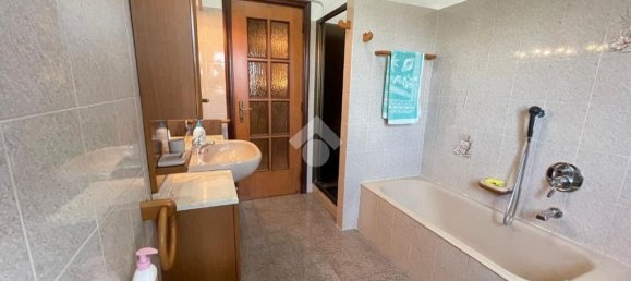 Apartamento de 4 dormitorios en Villa Cortese, Italy No. 360667 26