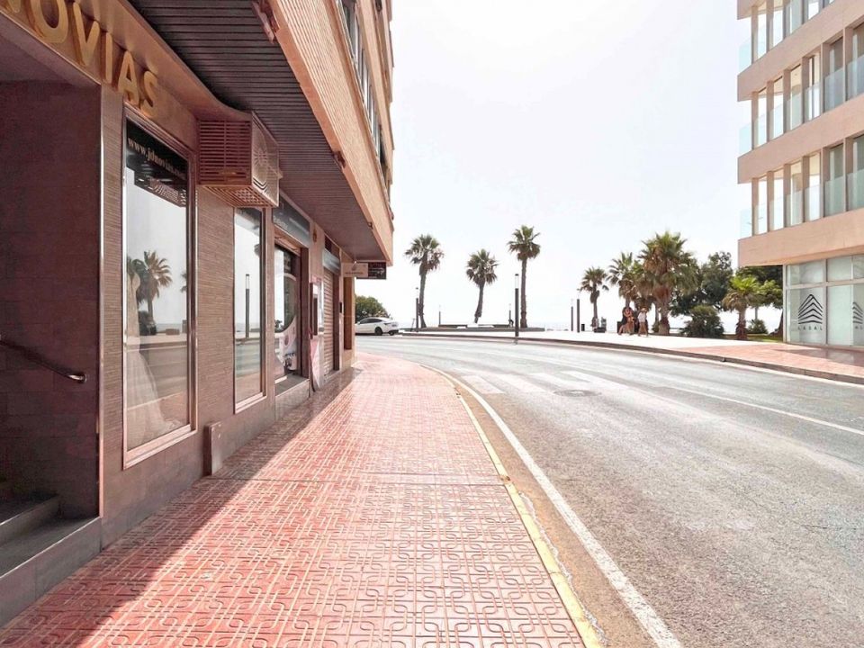 70m² Office in Torrevieja, Spain No. 189183