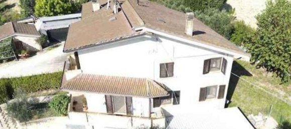 6 rooms Apartment in Petritoli, Italy No. 97281 4