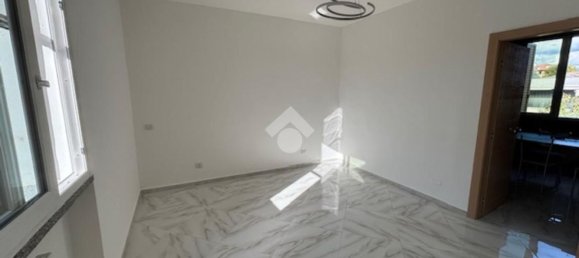 Apartamento T3 em Limbiate, Italy N.º 362198 2