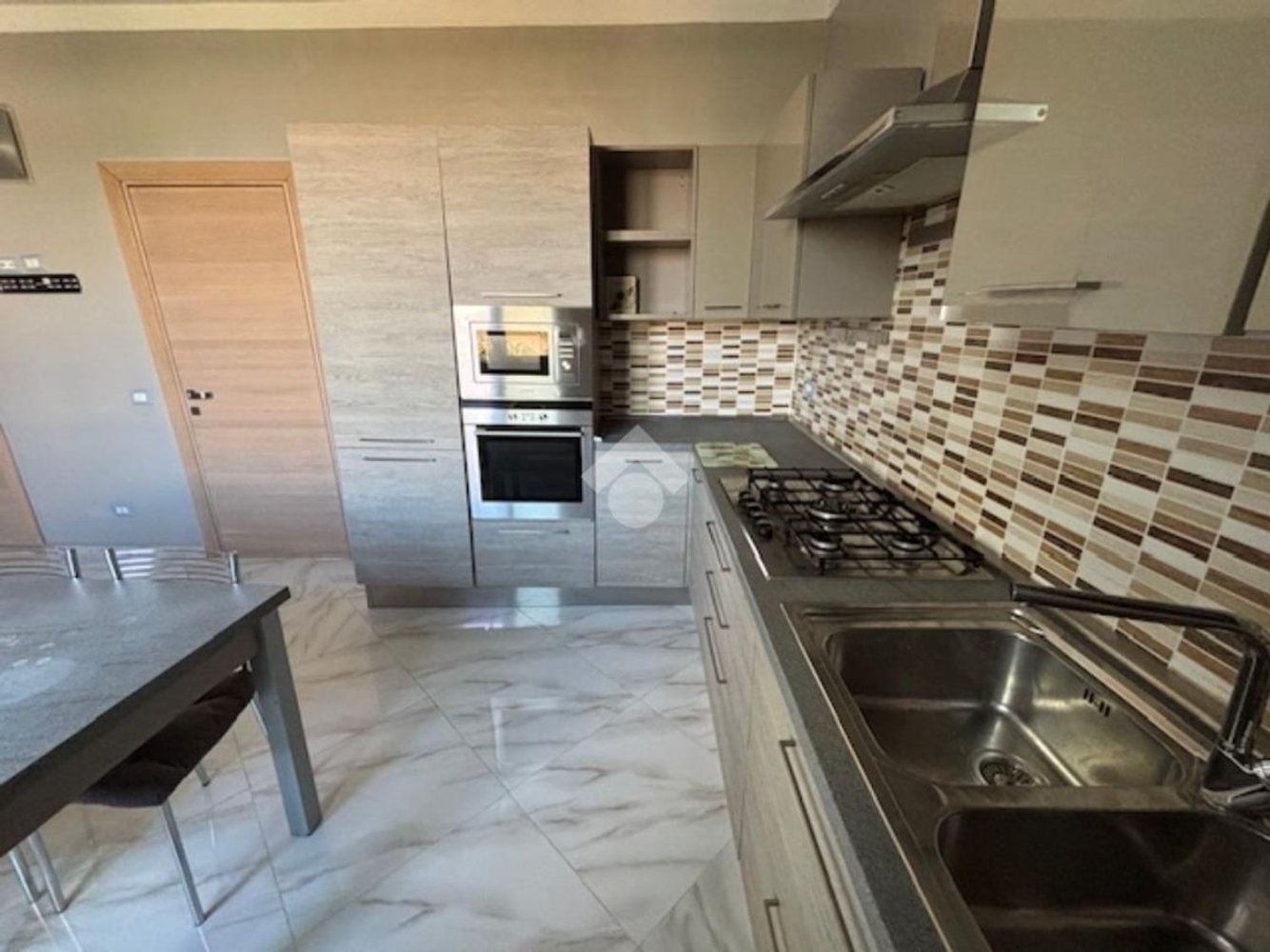 Apartamento T3 em Limbiate, Italy N.º 362198