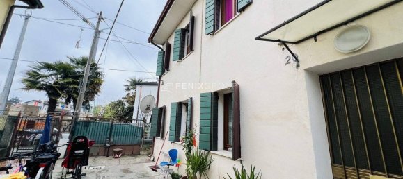 2 bedrooms Villa in Padua, Italy No. 12669 17
