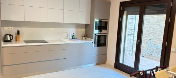 5 bedrooms Villa in Estepona, Spain No. 47173 41