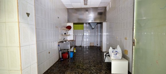 92m² Commercial property in Las Cabanuelas, Spain No. 76257 3