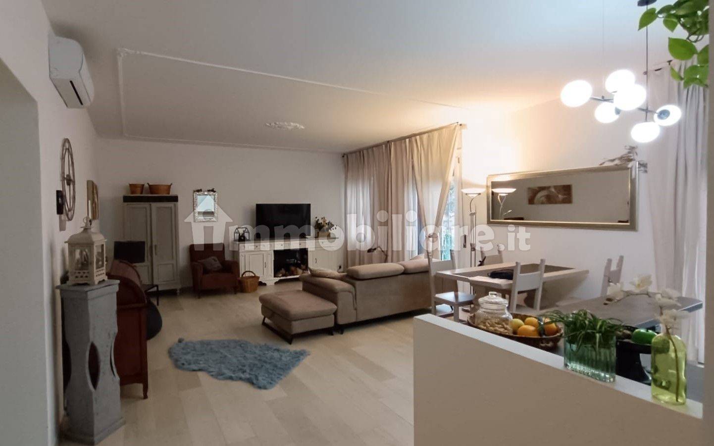 Villa de 3 dormitorios en Modena, Italy No. 93160