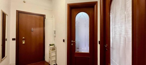 3-salle Appartement à Milan, Italy No. 241995 9