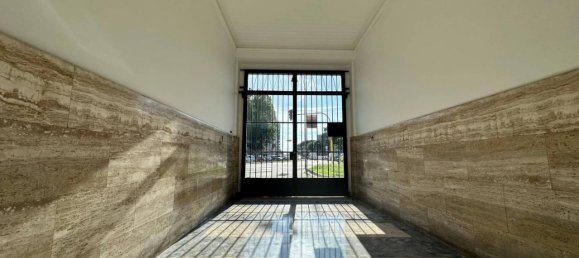 3-salle Appartement à Milan, Italy No. 241995 19