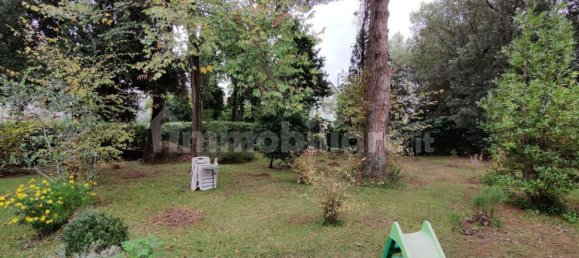 4 bedrooms Villa in Massa, Italy No. 215038 2