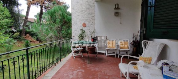 4 bedrooms Villa in Massa, Italy No. 215038 6