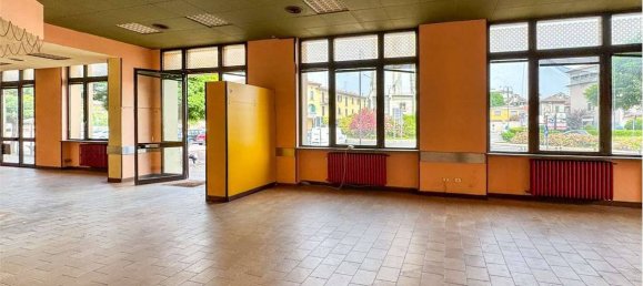 5 rooms Building in Galliate, Italy No. 317601 4