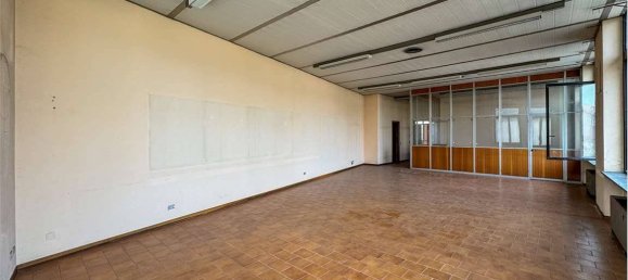 5 rooms Building in Galliate, Italy No. 317601 2