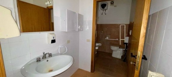 6-Zimmer Büro in Tortona, Italy, Nr. 131579 8