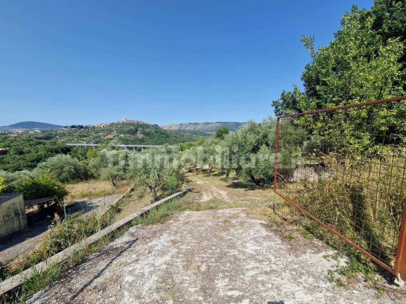 Земельный участок 10000м² в Кастель Мадама, Италия № 298654