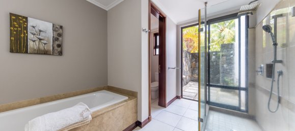 5 bedrooms Villa in Tamarin, Mauritius No. 253 10