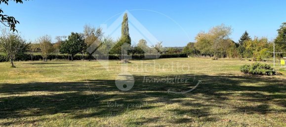 3 bedrooms House in Sancoins, France No. 83969 2