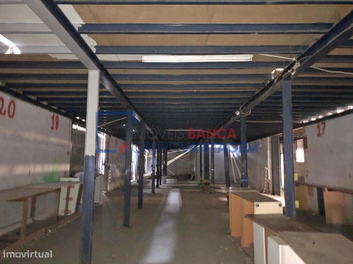 Entrepôt à Casal de Cambra, Portugal 6500m² No. 195503