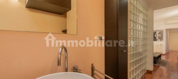 2 bedrooms Apartment in Milan, Italy No. 376613 21