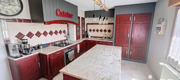 3 Schlafzimmer Haus in Cere-la-Ronde, France, Nr. 279666 11