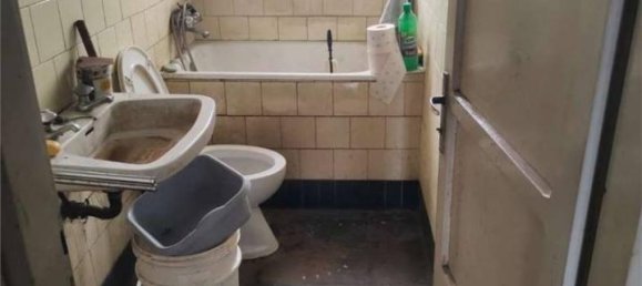 Дом с 4 комнатами в Сан Джованни Лупатото, Италия № 155437 12