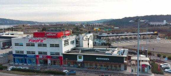 Propriété commerciale à Affi, Italy 380m² No. 59585 14