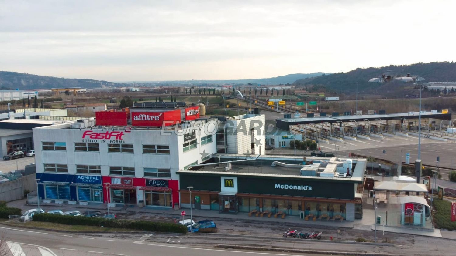 Propriété commerciale à Affi, Italy 380m² No. 59585