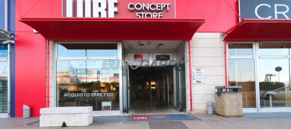 Propriété commerciale à Affi, Italy 380m² No. 59585 13