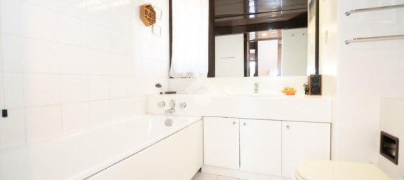 3-salle Appartement à Basiglio, Italy No. 189251 20