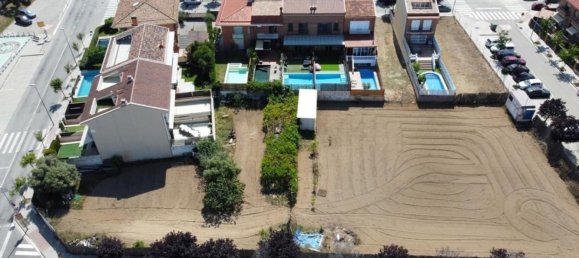  Land in Pineda de Mar, Spain No. 184310 4