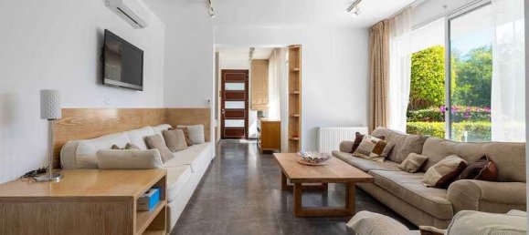 4 bedrooms House in Pyrgos, Cyprus No. 6788 3