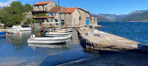 2 bedrooms Apartment in Tivat, Montenegro No. 80 13