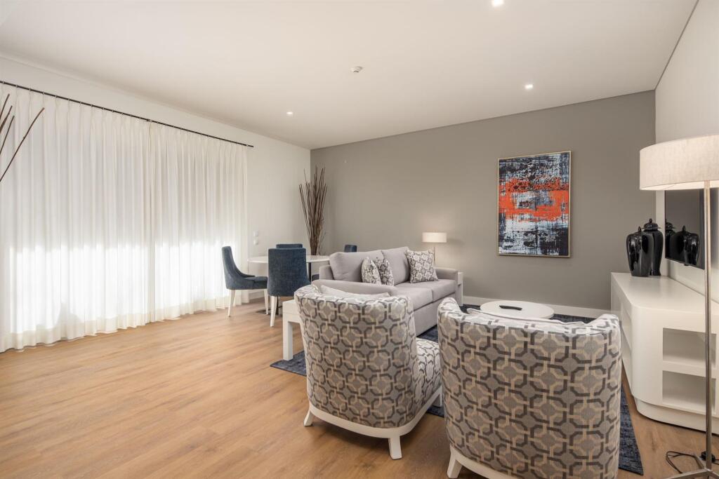 1 bedroom Apartment in Cascais, Portugal No. 267696