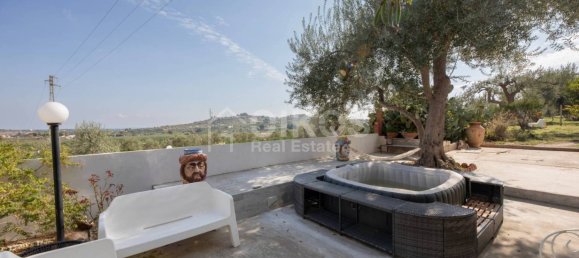 2 bedrooms Villa in Noto, Italy No. 63509 13