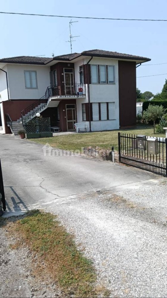 450m² Warehouse in Riva del Po, Italy No. 298112