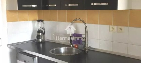 Apartamento de 3 dormitorios en Marseille, France No. 280726 2