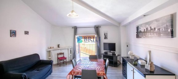 Квартира с 2 спальнями в Лурас, Италия № 327011 3