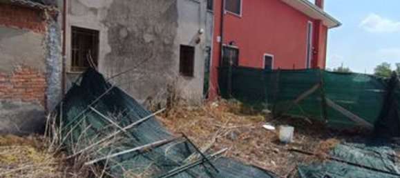 5 rooms Apartment in Canda, Italy No. 281652 4
