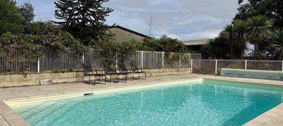 Casa de 4 dormitorios en Deux-Sevres, France No. 343672 29