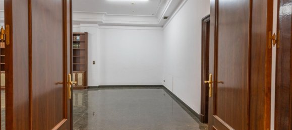 Коммерческая недвижимость 500м² в Гранада, Испания № 175661 46